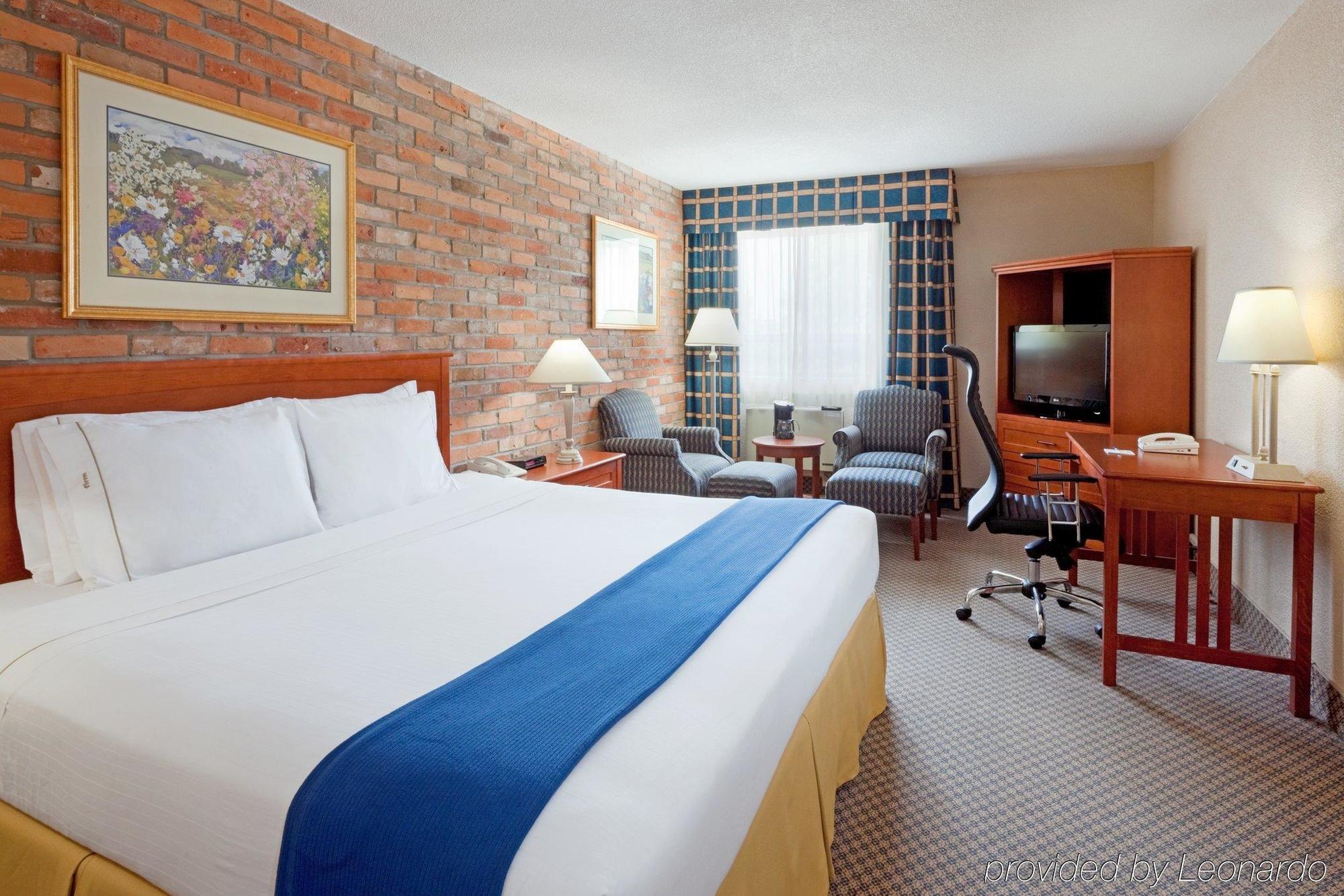 Holiday Inn Express Toronto East, An Ihg Hotel Δωμάτιο φωτογραφία